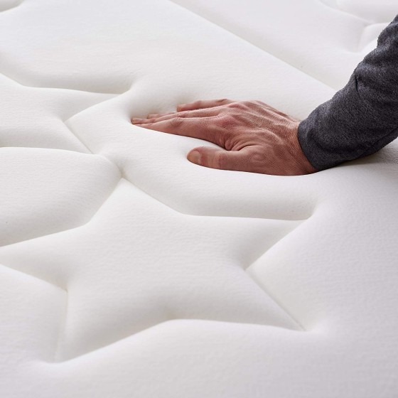 Blue Latex®: Multilayer innovation with an AeraPur HQ polyurethane foam core and high-resilience latex.